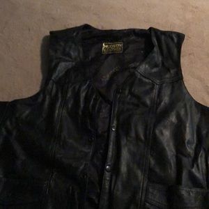 Men’s leather vest